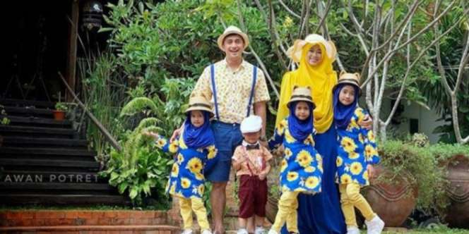 Punya Anak 4, Ternyata Begini Penampilan Istri Irfan Hakim