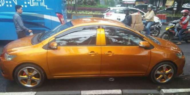 Heboh Mobil 'Bermoncong' Dua di Bandung Kena Tilang Polisi