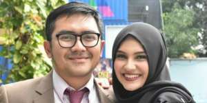 Begini Gaya Zee Zee Shahab dan Prabu Revolusi Kelola Uang