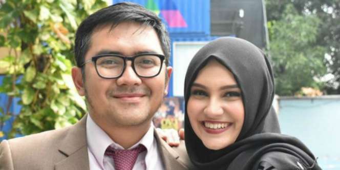 Begini Gaya Zee Zee Shahab dan Prabu Revolusi Kelola Uang