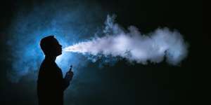 Rokok Elektrik, Berbahayakah Bagi Kesehatan?