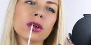 `Smudged Lips`, Gaya Bibir `Belepotan` yang Jadi Tren