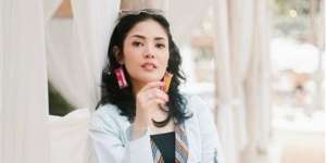 3 Anting `Kontroversial` Nindy Ayunda, Harganya Murah Banget!