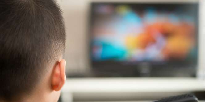 5 Langkah Agar Si kecil Tak Kecanduan Televisi