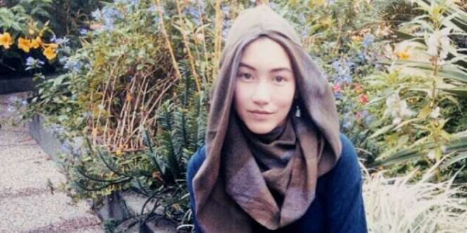 Intip 5 Style Busana Hijab Paling Modis ala Hana Tajima
