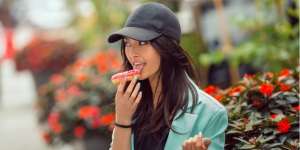 Makan Terus Padahal Nggak Lapar, Kamu Stress-Eating?