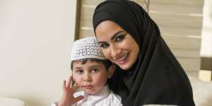 Dewi Nadzifah: Seperti Apa Sih 'Bunda Zaman Now' Itu?