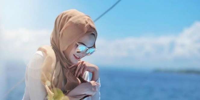 Unggah Kata Bijak, Rina Nose Diingatkan Sholat 5 Waktu