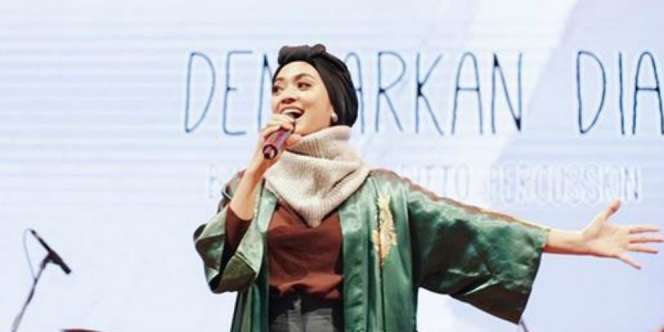 3 Trik Kenakan Turban ala Ayudia Bing Slamet 