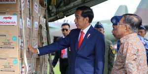 10 Ton Bantuan Indonesia untuk Rohingnya Diterbangkan