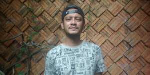 Sepatu Andalan Eno 'Netral', Koleksinya Ratusan!
