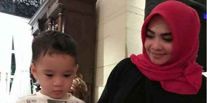 Lift di Rumah Ibunda Nagita Slavina Bikin Warganet Salah Fokus