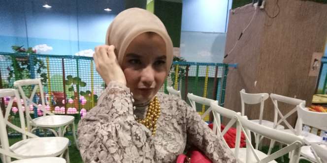 Merinding, Bola Mata Arzeti Bilbina Dipenuhi Darah
