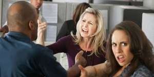 Sstt..Begini Trik Ngadu ke Bos Soal Rekan Kerja Menyebalkan