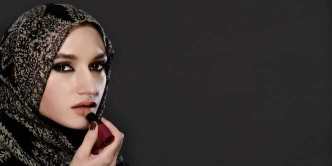 Model Muslim Dikontrak Cuma Buat Bersikap Manis?