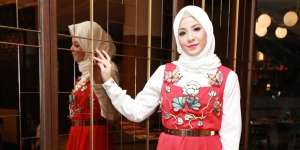 Gaya Hijab Natasha Rizki, Cantik dan Modis  