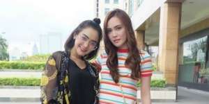 Adu Kasual Duo Sahabat Cita Citata & Shandy Aulia, Pilih Mana?
