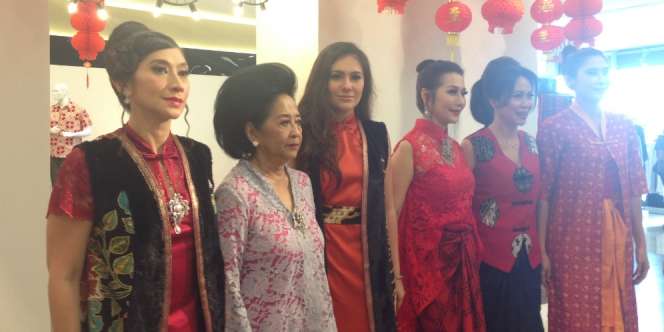 Fashion Legacy Hadirkan Busana Serba Merah