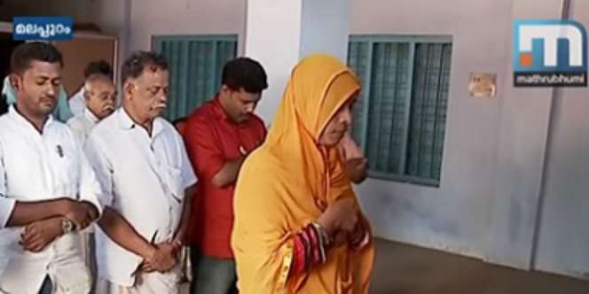 Geger Perempuan di India Imami Sholat Jumat Jemaah Pria