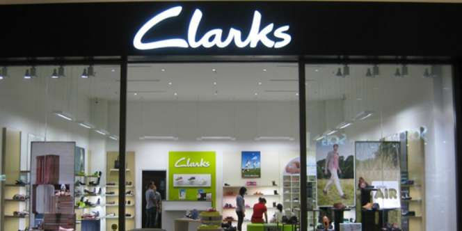 Gerai Sepatu Clarks Banting Harga 80%, Mau Tutup Toko?