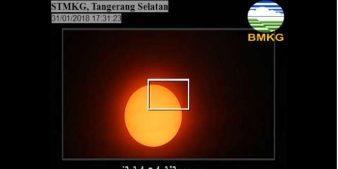 Ini Penampakan Gerhana Bulan di Langit Tangsel Sore Ini