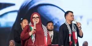 Kembali ke Gaza, Melly Goelaw Berencana Ajak Rekan Artis?