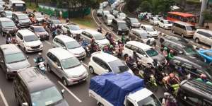 Terjebak Macet, Masih Wajibkah Sholat Jumat?