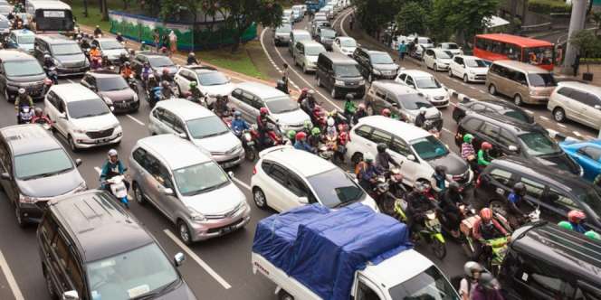 Terjebak Macet, Masih Wajibkah Sholat Jumat?