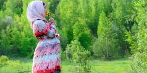 Uwien Budi: Periksa Kehamilan, Pilih Dokter atau Bidan Ya?