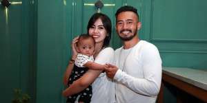 Batal Bercerai, 3 Pasangan Seleb Ini Semakin Mesra