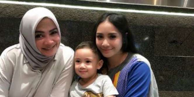 Ibunda Resmikan Bisnis Baru, Kemana Adik Nagita?
