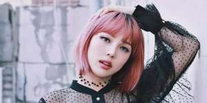 Begini Pesona Vlogger Cantik yang Bisa Beli Lamboghini