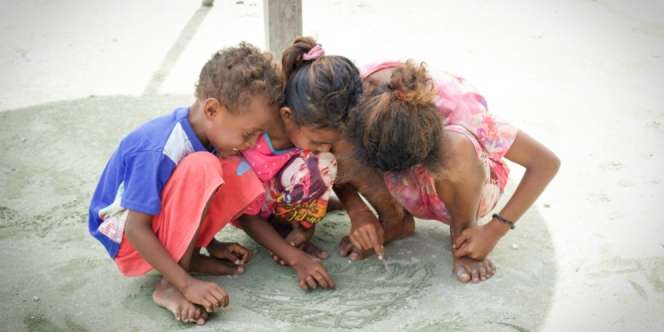 Viral! Video Bocah Papua Main `Ayunan` Termahal