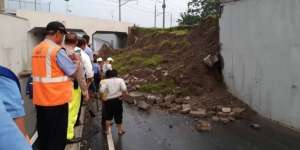 Underpass Bandara Soetta Ambrol, 1 Mobil Diduga Tertimbun