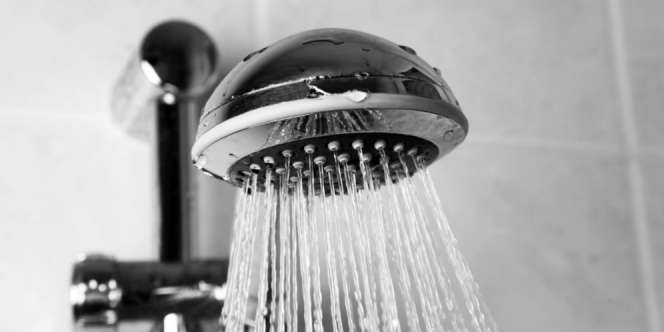 Air dari Shower Tak Lancar, Tanda Harus Dibersihkan