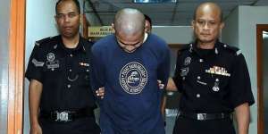 Pengangguran Asal Malaysia Nodai Keponakan 334 Kali
