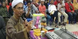 Pengobatan Alternatif Ustaz Jin, Paku & Besi Keluar dari Tubuh