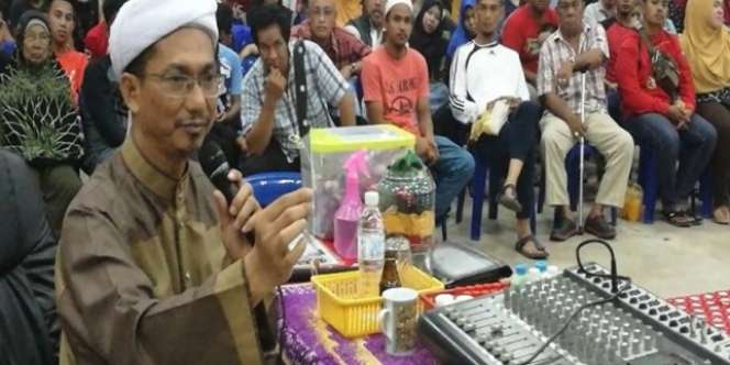 Pengobatan Alternatif Ustaz Jin, Paku & Besi Keluar dari Tubuh