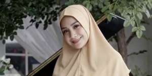 Harga Sepatu Nagita Pas 'Arisan Dolar', Bikin Merinding!