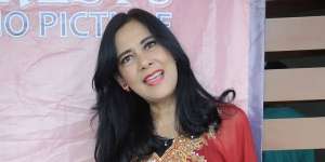 Potret Kehangatan Seleb Bareng Cucu