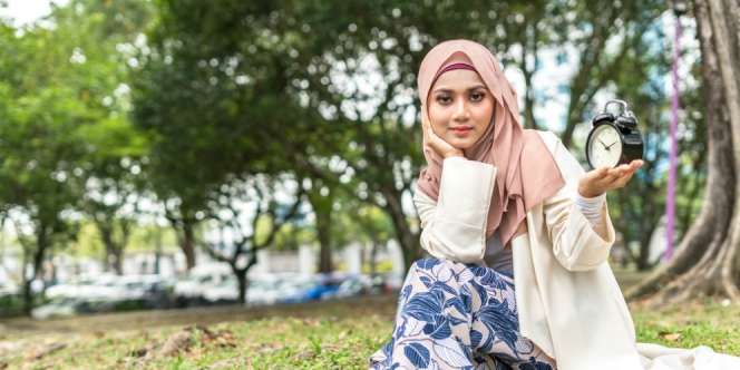 Nampak Jelek Saat Menstruasi? Ini Penyebab & Cara Mengatasinya