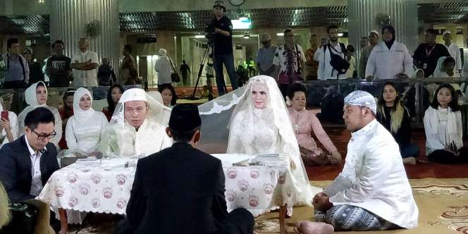 Resmi Menikah, Angel Lelga Terlihat Manglingi Berkebaya Putih