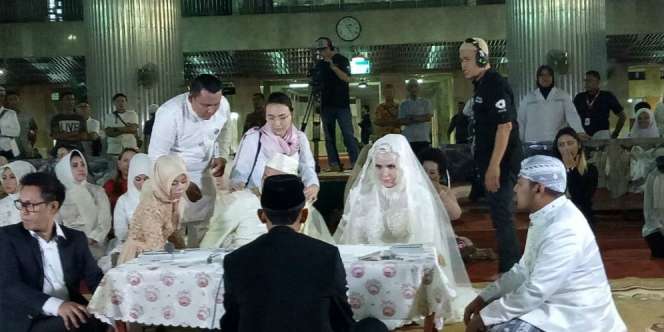 Kata Kasar dan Pengusiran di Pernikahan Vicky-Angel Lelga