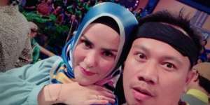 Netizen Pertanyakan Ini Pada Pernikahan Vicky dan Angel Lelga