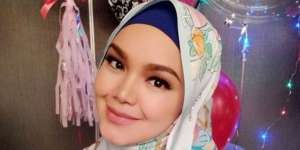 Hamil Anak Pertama, Siti Nurhaliza Makin Mempesona