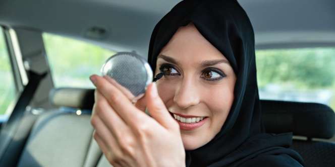 Cara Mudah Pasang Bulu Mata Palsu yang Aman Buat Hijabers
