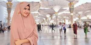 Anggunnya Calon Istri Tommy Kurniawan dalam Balutan Hijab