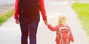 Myra Anastasia: Tips Memilih Tas Sekolah Anak