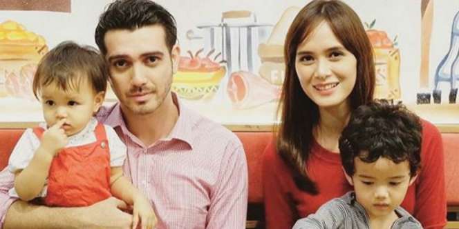 Renata Kusmanto, Istri Fachri Albar yang Mempesona