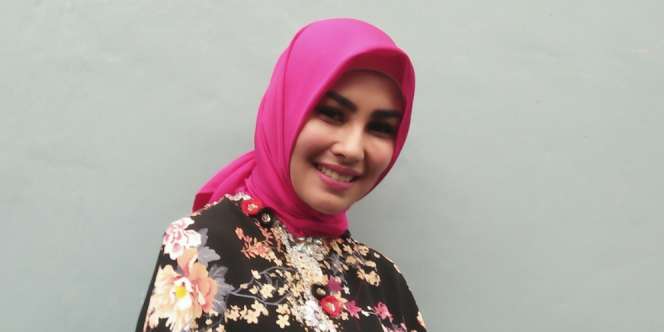 Kisah Hijrah Kartika Putri: Mimpi Mati Disholati Mama